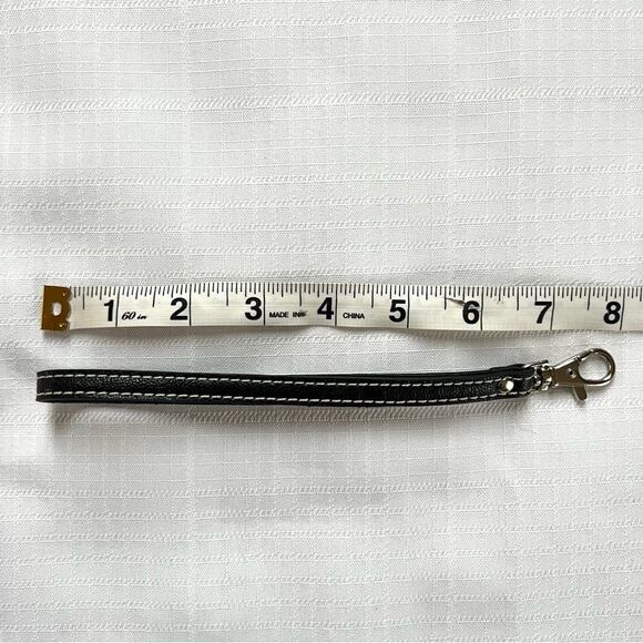 Liz Claiborne Black Vegan Leather Wristlet Clutch Wallet Purse - Picture 16 of 16